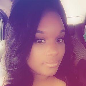 Meet your Posher, Cierra